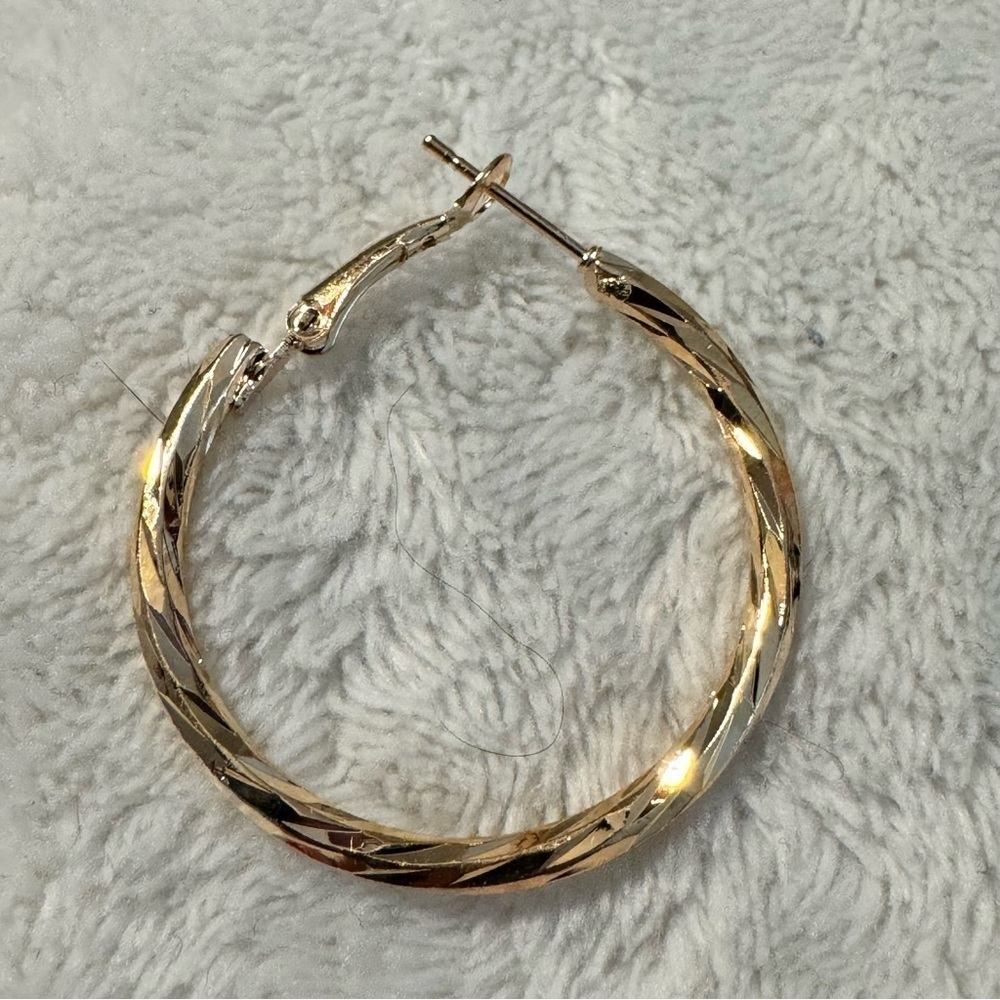 Beautiful Earrings - Picture 2 of 6